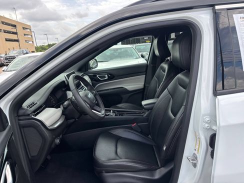 Used 2025 Jeep Compass Limited AWD/4WD image 28
