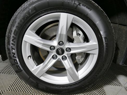 Used 2023 Audi Q5 2.0T Premium w/ Convenience Package image 9