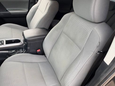 Used 2019 Toyota Tacoma SR5 image 31