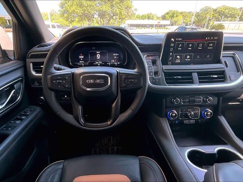 Used 2024 GMC Yukon AT4 w/ AT4 Premium Plus Package image 5
