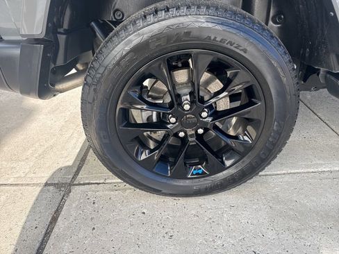 Used 2023 Jeep Wrangler Unlimited Sahara image 10