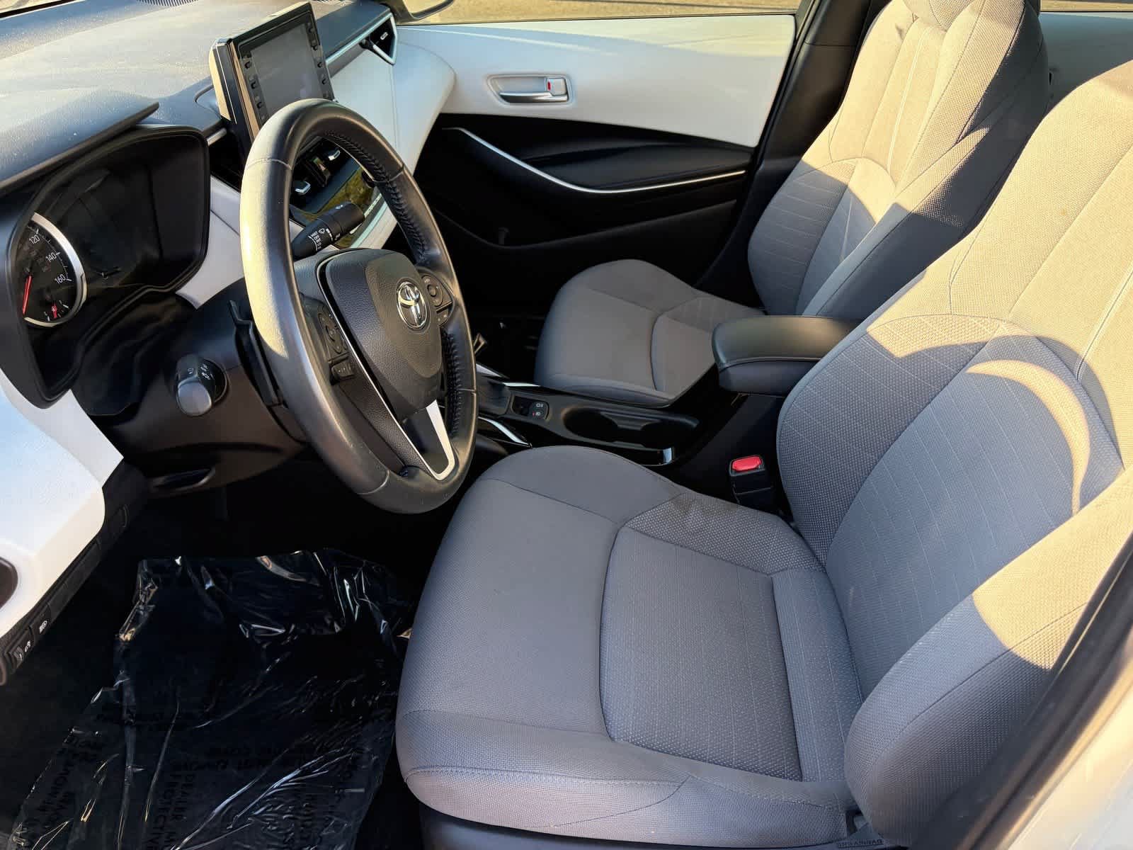 Used 2022 Toyota Corolla SE FWD image 3