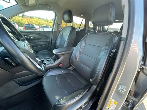 Used 2023 GMC Terrain SLT image 19