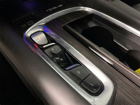 Used 2022 Buick Enclave Avenir w/ Avenir Technology Package image 20