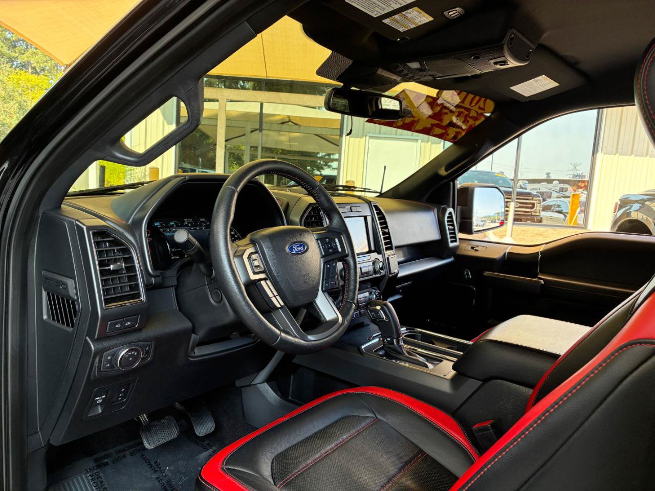 Used 2019 Ford F150 Lariat w/ Equipment Group 502A Luxury AWD/4WD image 14