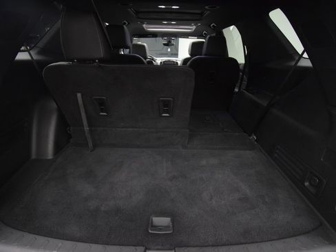 Used 2023 Chevrolet Traverse LT w/ LT Premium Package AWD/4WD image 34