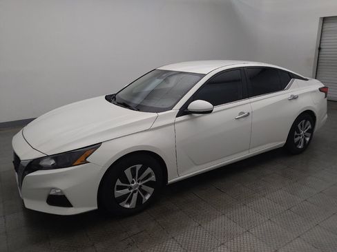 Used 2022 Nissan Altima 2.5 S FWD image 2