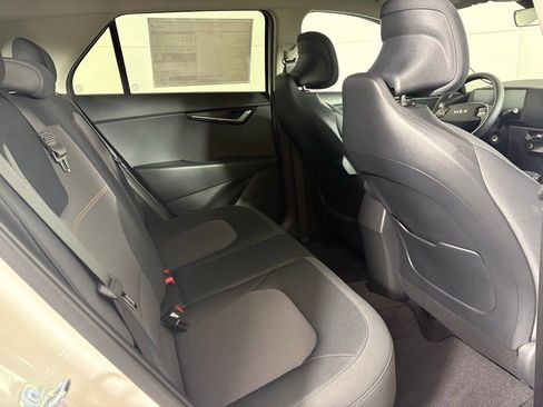 New 2026 Kia Niro LX image 17