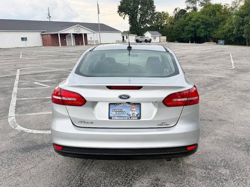 Used 2015 Ford Focus SE FWD image 6