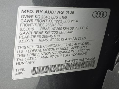 Used 2025 Audi Q3 2.0T Premium Plus w/ Premium Plus Package AWD/4WD image 35