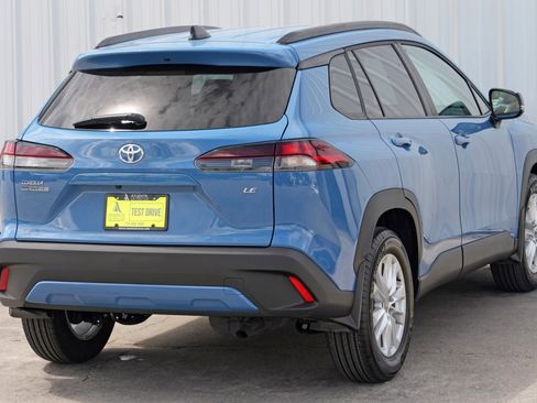 Used 2026 Toyota Corolla Cross LE image 47