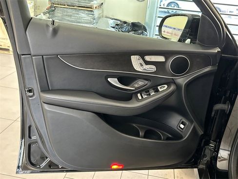 Used 2021 Mercedes-Benz GLC 300 GLC 300 image 9