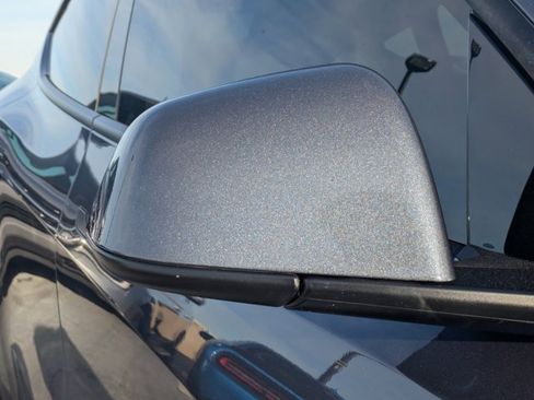 Used 2023 Tesla Model Y Long Range image 9