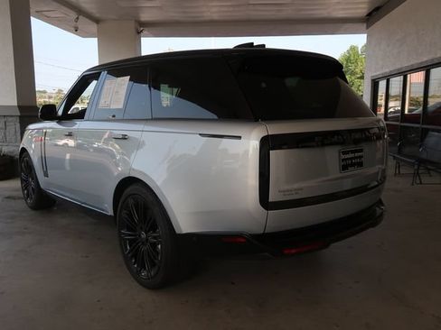 Used 2025 Land Rover Range Rover SE AWD/4WD image 5