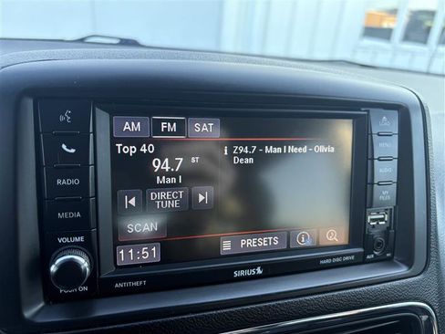 Used 2019 Dodge Grand Caravan SXT image 10