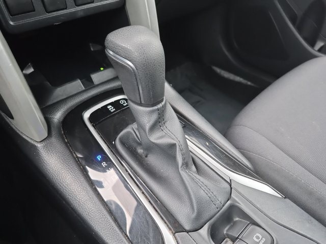Used 2025 Toyota Corolla Cross LE FWD image 19