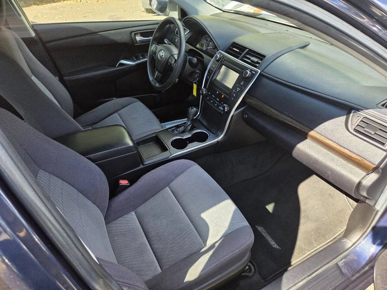 Used 2015 Toyota Camry LE FWD image 33