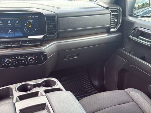 Used 2024 Chevrolet Silverado 1500 LT AWD/4WD image 29
