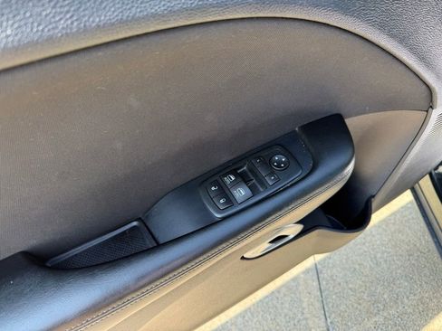 Used 2016 Dodge Challenger SXT RWD image 19
