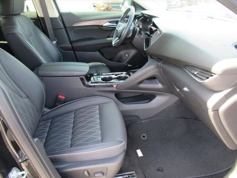 Used 2023 Buick Envision Avenir image 10