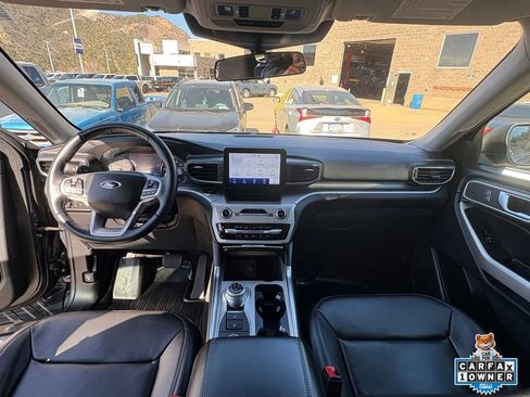 Used 2022 Ford Explorer XLT w/ Equipment Group 202A image 6