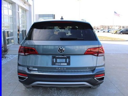 Used 2024 Volkswagen Taos SE image 7