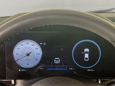 Used 2023 Hyundai Elantra Limited w/ Cargo Package image 12