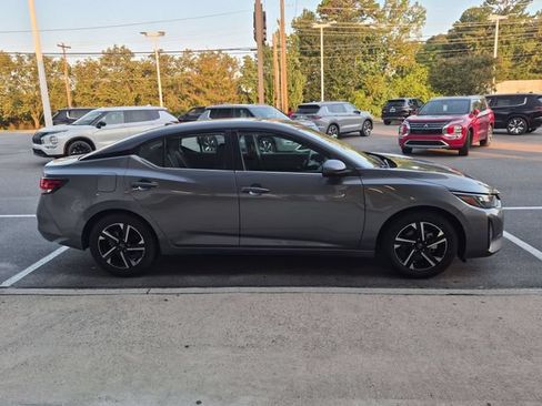 Used 2024 Nissan Sentra SV FWD image 2
