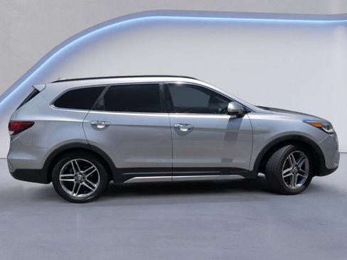 Used 2017 Hyundai Santa Fe Limited AWD/4WD image 3