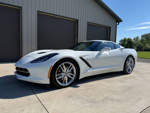 Used 2019 Chevrolet Corvette Stingray Coupe w/ 1LT RWD image 64