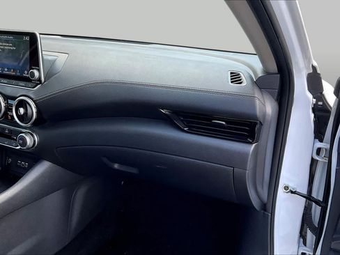Used 2024 Nissan Sentra SV FWD image 18