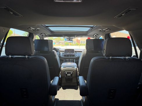 Used 2024 Chevrolet Tahoe Premier RWD image 9