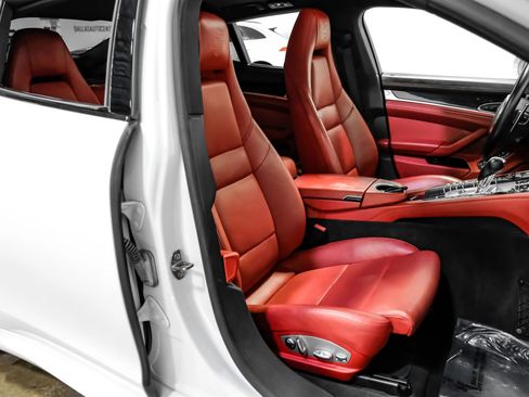 Used 2014 Porsche Panamera S image 13