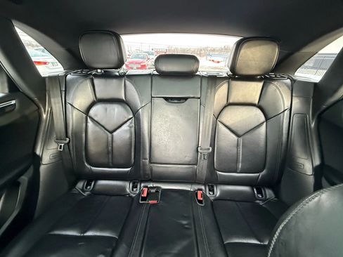 Used 2018 Porsche Macan Sport Edition image 40