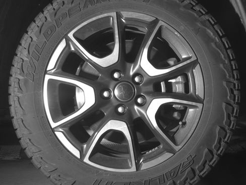 Used 2025 Jeep Compass Trailhawk AWD/4WD image 13