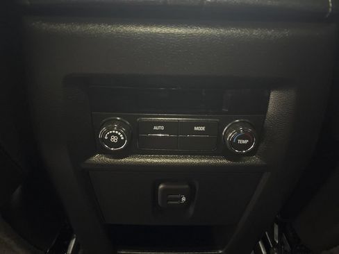 Used 2023 Chevrolet Traverse LT AWD/4WD image 32