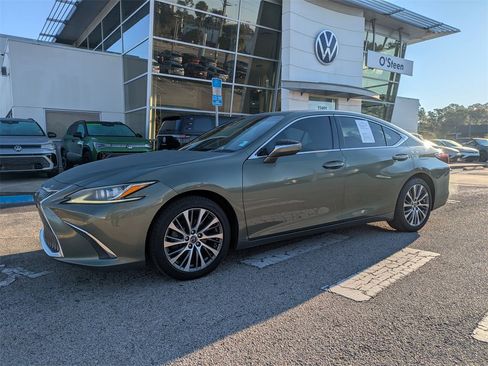 Used 2019 Lexus ES 350 Luxury image 2