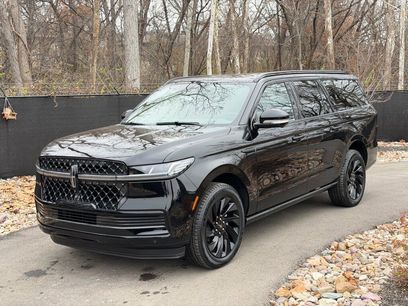 New 2025 Lincoln Navigator L Reserve w/ Jet Appearance Package