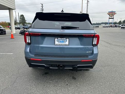 New 2025 Ford Explorer ST-Line w/ ST-Line Street Pack image 4