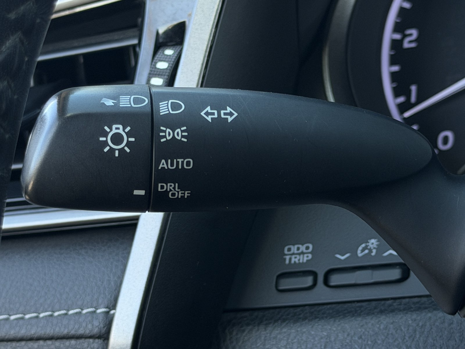 Used 2022 Toyota Camry SE FWD image 21