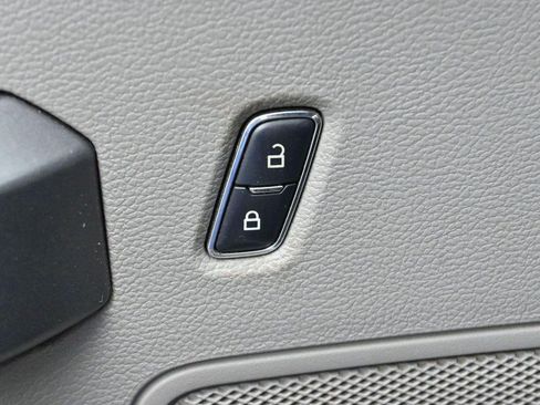 Used 2017 Ford F250 XLT AWD/4WD image 11