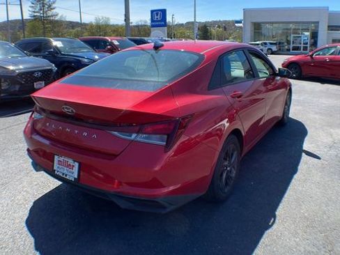 Used 2022 Hyundai Elantra SEL w/ Preferred Accessory Package image 4