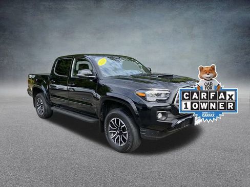 Used 2023 Toyota Tacoma TRD Sport image 2