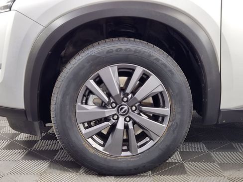 Used 2024 Nissan Pathfinder SV image 15