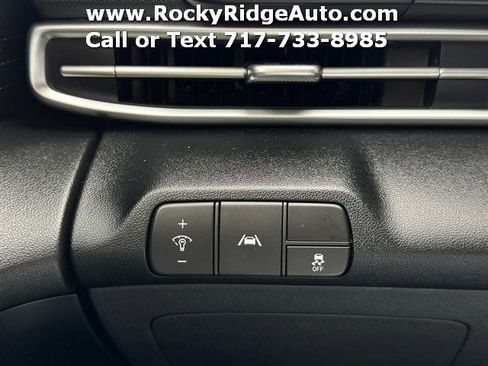 Used 2023 Hyundai Elantra SEL w/ Preferred Accessory Package FWD image 25