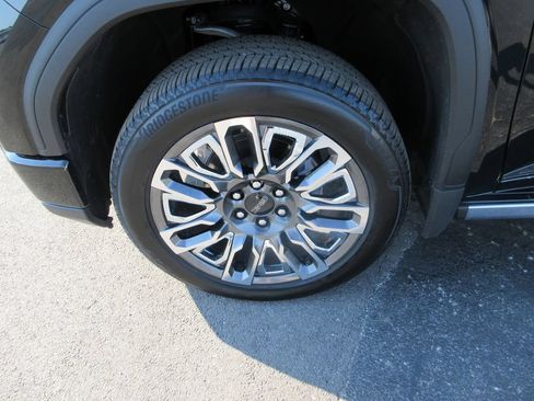 Certified 2025 GMC Sierra 1500 Denali Ultimate AWD/4WD image 16