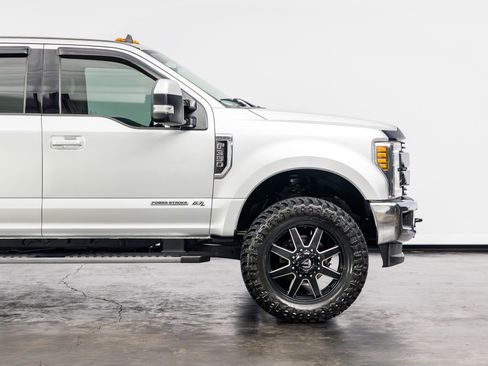 Used 2019 Ford F350 Lariat w/ Lariat Value Package AWD/4WD image 21