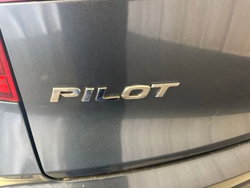Used 2017 Honda Pilot EX image 12