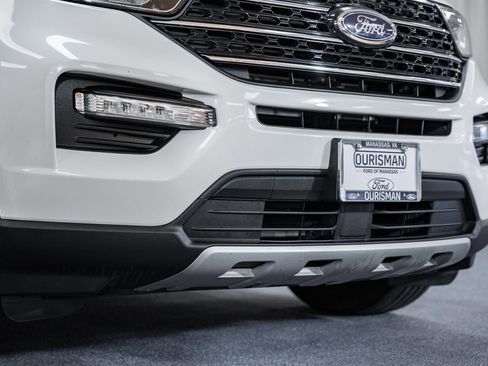 Used 2022 Ford Explorer XLT w/ Equipment Group 202A image 11