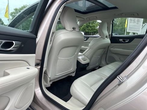 Used 2024 Volvo S60 B5 Plus image 20